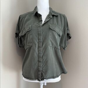 Evereve | Sadie Short Sleeve Utility Shirt | Olive | Large